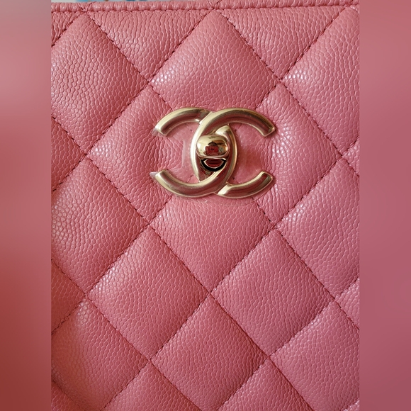 NEW- CHANEL Caviar Leather Large Tote Bag - Picture 15 of 16